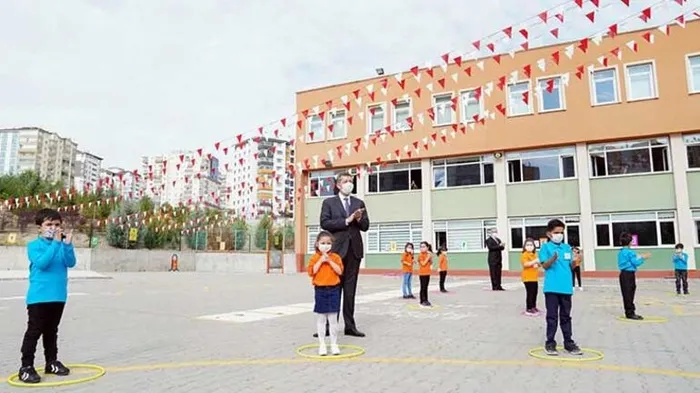Okulları ziyaret eden Milli Eğitim Bakanı Ziya Selçuk'tan mesaj var: Şükür - 2