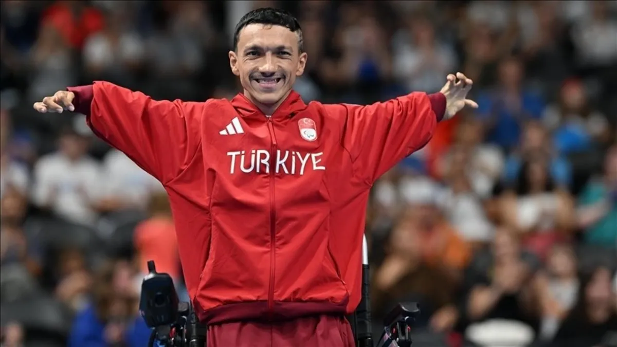Milli  gurur! Para yüzücü Umut Ünlü'den Singapur'da bronz madalya