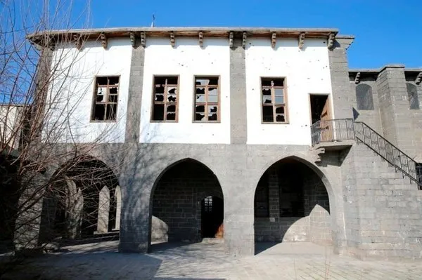 Terörün yıktığı Ortadoğu’nun en büyük Ermeni kilisesi devlet tarafından ayağa kaldırıldı