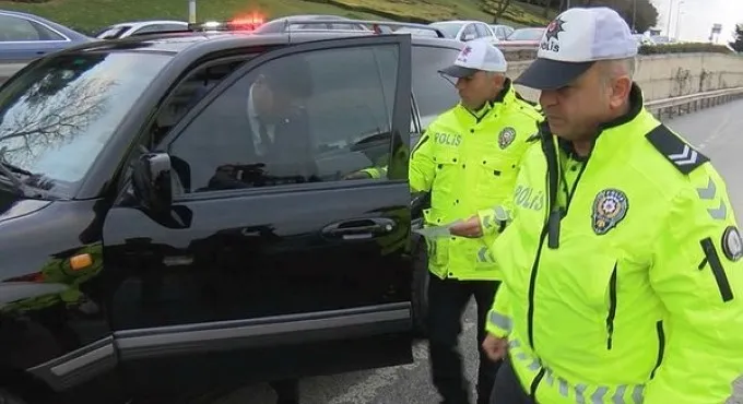 'Çakar' sorunu bitti derken 'Tepe lambası' başladı - 4