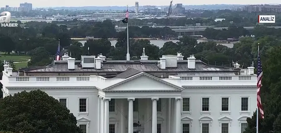 diplomasi-masasi-dagildi-fuzeler-devreye-girdi-orta-doguya-dev-askeri-yiginak-1772934967119.jpg (fotoğraf - ahaber.com.tr - ekran görüntüsü)