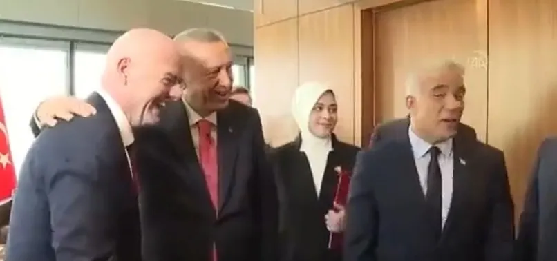 İsrail Başbakanı Lapid ile Başkan Erdoğan'ın futbol diyaloğu! Infantino da merakla izledi! Hangi takımı tutuyorsunuz diye sordu...