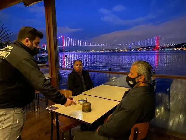 1614659475763.jpg 102 gün sonra ilk çay! Kısıtlama kalktı kafelere gittiler - 2