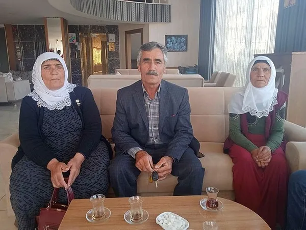 1662413933945.jpg Sokakta giderken yolda yarım milyon TL buldu! Sonrasında yaptığıyla büyük takdir topladı - 4