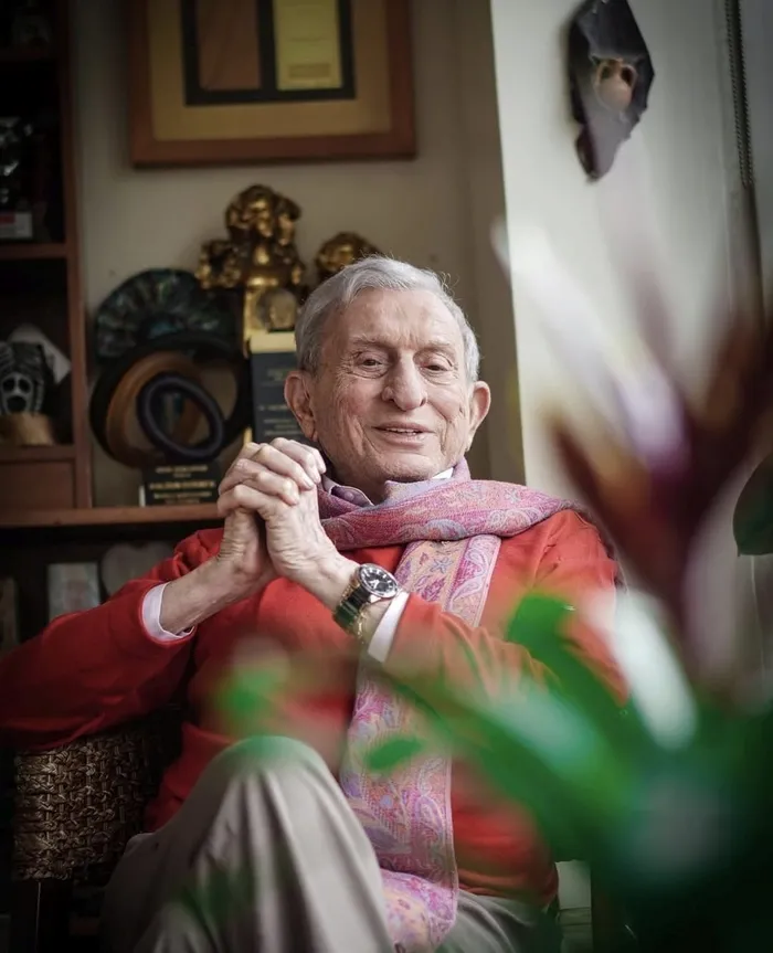 1769329371961.jpg Usta tiyatrocu Haldun Dormen'e veda: Son yolculuğuna uğurlandı