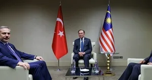 Bakanı Fidan Malezya Başbakanı ile görüştü!