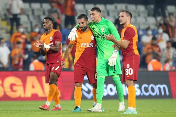 1631126934312.jpg Galatasaray'da Trabzonspor maçı öncesi Fernando Muslera endişesi - 2