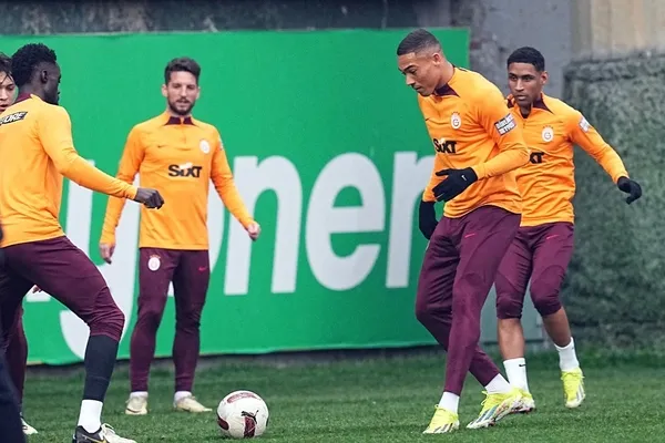 1709404149274.jpg Galatasaray'da dev derbi öncesi Mauro Icardi sevinci! Takımla birlikte çalıştı... - 2