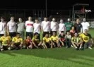 Yeşil sahada renkli buluşma