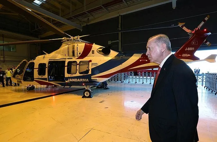 TUSAŞ’ta 29 Ekim coşkusu! GÖKBEY- ATAK-HÜRJET- HÜRKUŞ ve ANKA-3’ten gövde gösterisi