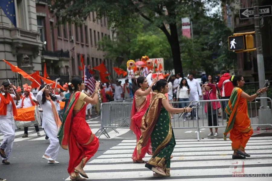 New York sokaklarında Hindistan rüzgarı 24