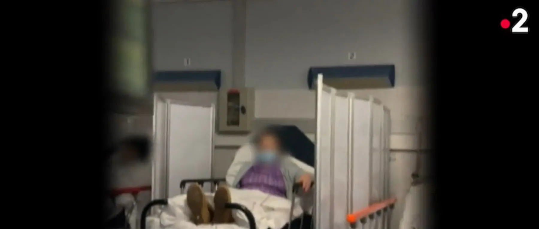 Fransa'da sağlık sisteminde tarihi çöküş! Görüntüler sızdırıldı: İçerisi dolu ve dışarıda hasta dolu 7 ambulans bekletiyorum! Çare yok