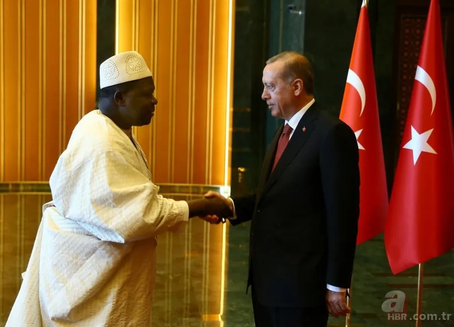 Cumhurbaşkanlığı Sarayı'ndaki tebrik törenine Devlet Bahçeli ilk kez katıldı 18