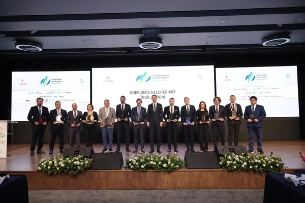 Enerji ve Tabii Kaynaklar Bakanı Alparslan Bayraktar: Türkmen gazını Türkiye’ye getirmek için anlaşma yaptık