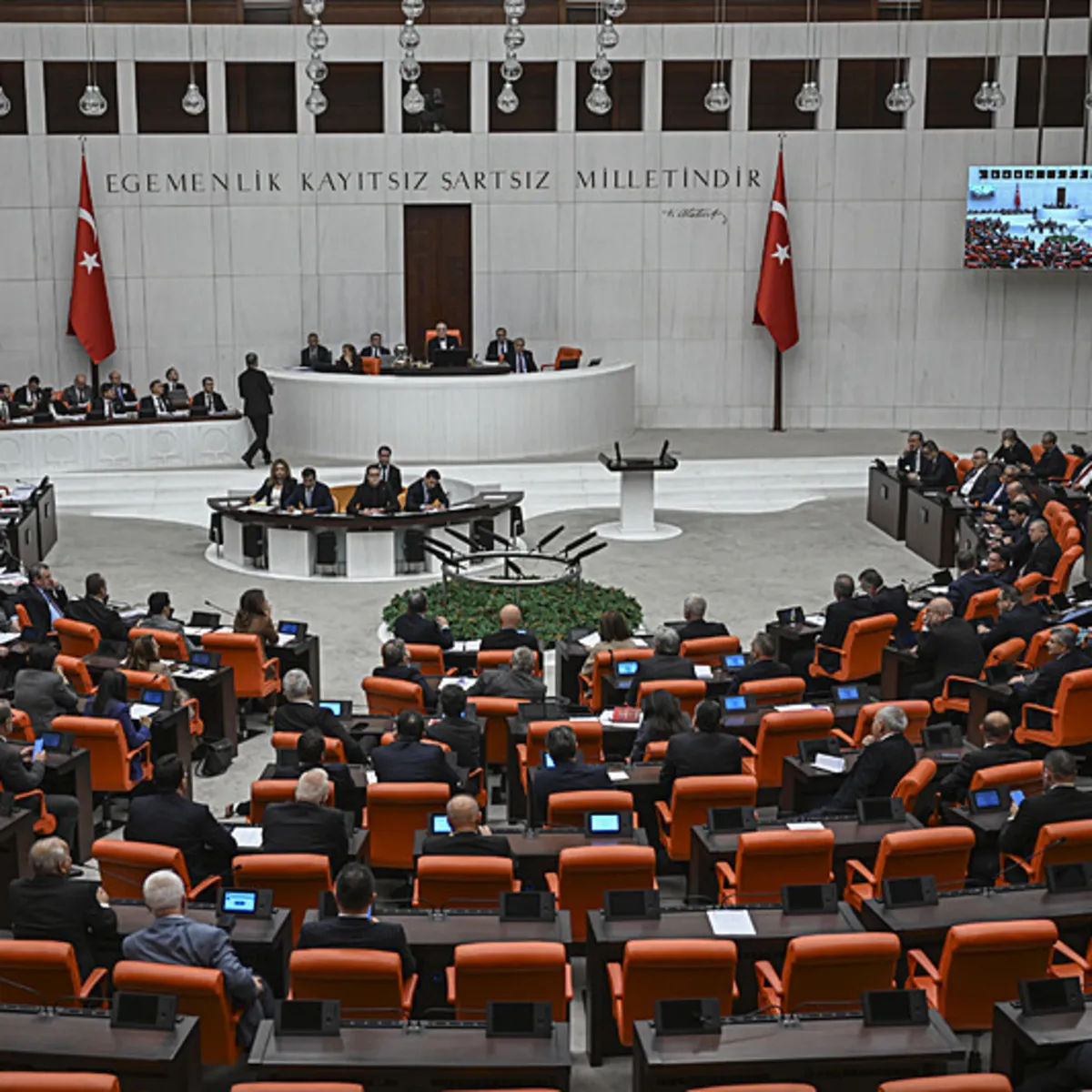 Fon teklifinde AK Parti'nin önergesi kabul edildi: Bloke işlemler de tasfiye kapsamına alındı