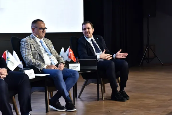 Enerjinin kalbi Turkuvaz Medya'da attı! 6.Türkiye Enerji ve İklim Forumu'na Bakan Alparslan Bayraktar katılıyor - 6