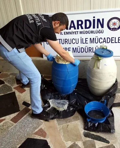 Peynir bidonlarında uyuşturucu sevkiyatı - 1