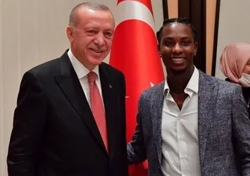 Eljero Elia: Hollanda'da, Başkan Erdoğan ile fotoğraf çektirdiğim için bana kızanlar var!