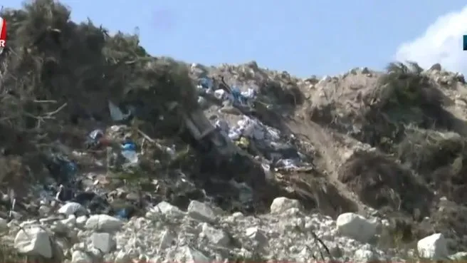 İzmir Çeşme’de ormanlık alanda asbest tehlikesi! Moloz çöplüğüne döndü