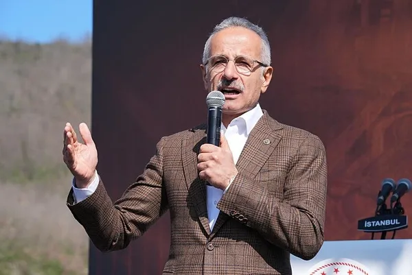 bakan-uraloglu-acikladi-ulasimi-16-dakikadan-1-dakikaya-indirdik-1710691619026.jpeg Ulaştırma ve Altyapı Bakanı Uraloğlu açıkladı: Ulaşımı 16 dakikadan 1 dakikaya indirdik - 1