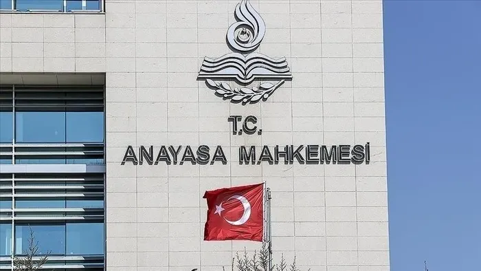 resmi-gazetede-yayimlandi-aymden-siyasi-partilere-mali-denetim-karari-1732747889298.jpeg Resmi Gazete'de yayımlandı! AYM'den siyasi partilere "mali denetim" kararı - 1