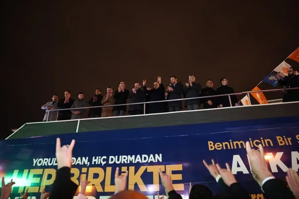 Cumhur İttifakı ABB Başkan adayı Altınok’tan şehit ailesine taziye ziyareti