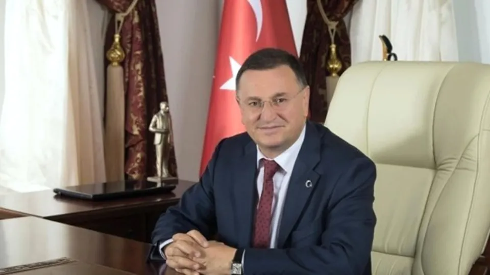 CHP’nin Hatay Büyükşehir adayı Lütfü Savaş: Bize oy vermezseniz şerefsizsiniz!