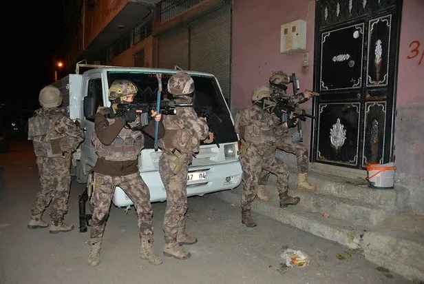 Adana’da yapılan terör operasyonunda 8 şüpheli yakalandı