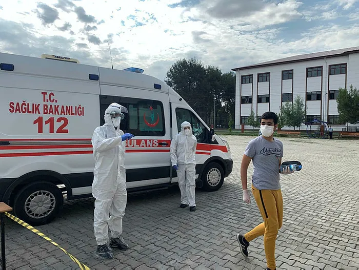 Koronavirüs tanısı bulanan öğrenciler LGS'ye böyle girdi - 2