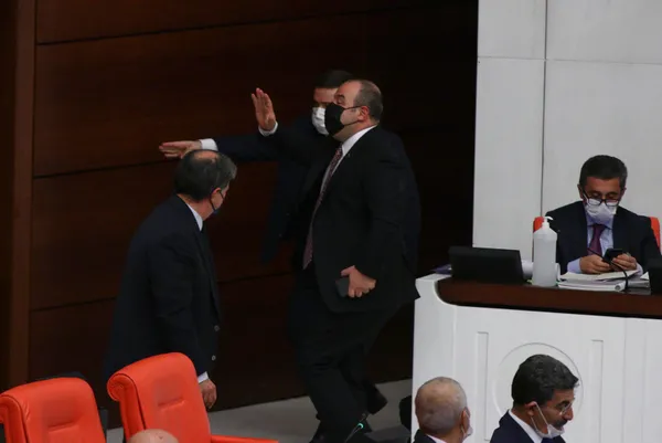 Sanayi ve Teknoloji Bakanı Mustafa Varank’ın mutlu günü! Güzel haberi TBMM bütçe görüşmelerinde aldı