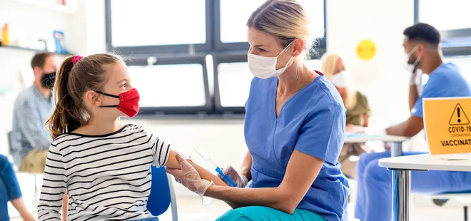 Koronavirüsle mücadele | 15 yaş ve üstündekilerin aşılanması sürüyor