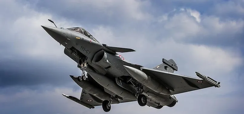 Fransa'dan 6 Rafale uçağı alan Yunanistan'a vekillerden tepki: Bizi nasıl üstün kılacak?
