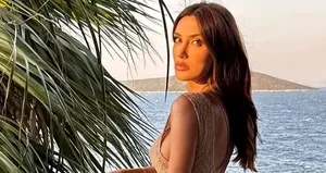 Gözde Gürkan tatil sezonunu açtı