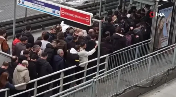 İftar saati İstanbul'da trafik felç! Metrobüsteki kalabalık vatandaşın canına tak etti - 1