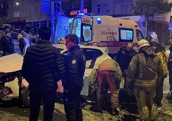 Ümraniye’de hız kazayı beraberinde getirdi!