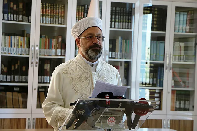 Bayram namazı camilerde kılınacak mı? Diyanet İşleri Başkanı Ali Erbaş açıkladı