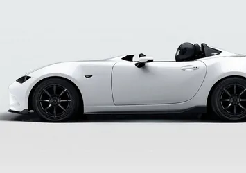 Mazda'dan iki etkileyici tasarım: MX-5 Speedster EVO ve MX-5 Roadster RF