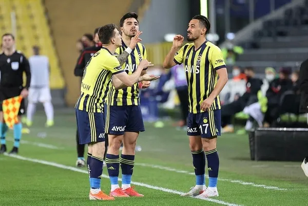 canli-i-fenerbahce-sivasspor-canli-anlatim-izle-sampiyonluk-yilinda-kritik-mac-1620749464971.jpg Fenerbahçe: 1 - Sivasspor: 2 MAÇ SONUCU | Kanarya şampiyonluk yolunda geriye düştü - 5