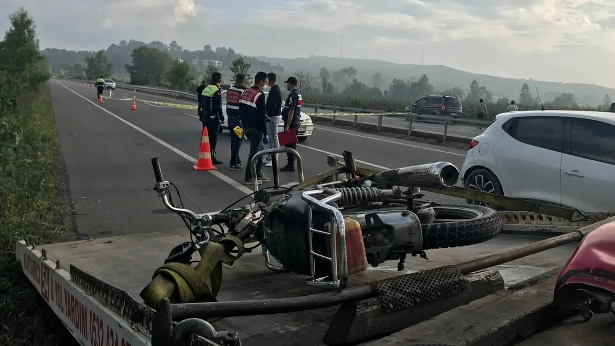 Refüje çarpan motosikletin sürücüsü öldü