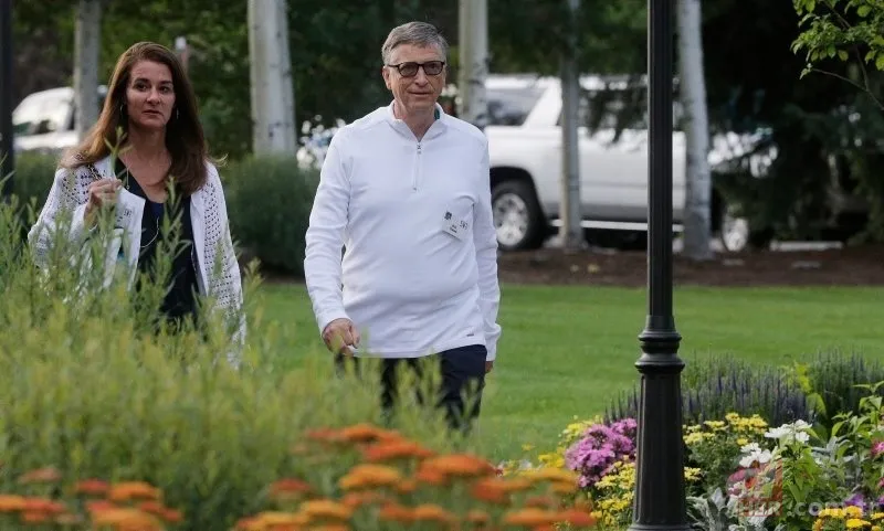 Bill Gates ve Melinda Gates resmen boşandı! Serveti nasıl bölüştükleri belli oldu 25