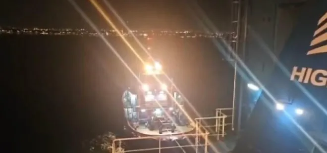 Ahırkapı'da dökme yük gemisi karaya oturdu