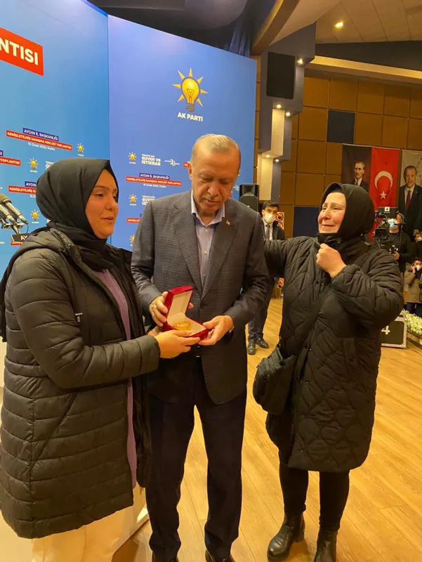 Başkan Erdoğan’ın bilezik hediye ettiği üniversiteli Tuğçe Öktem konuştu: Çocuklarıma torunlarıma hatıra olacak