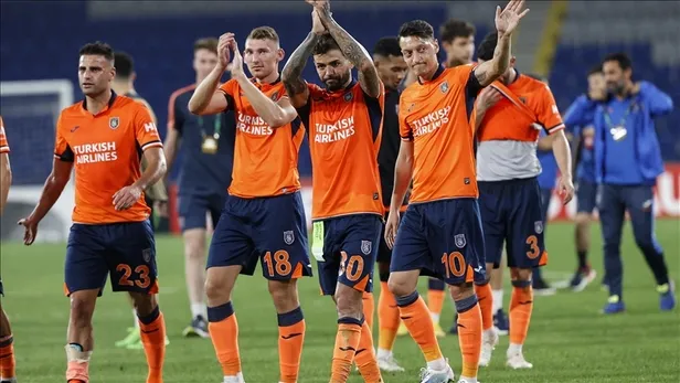 Fiorentina - Başakşehir Muhtemel 11’Ler | Fiorentina - Başakşehir maçı ne zaman, saat kaçta, hangi kanalda? Maçın hakemi kim?