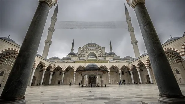 tesrik-tekbiri-ne-zaman-baslar-nasil-getirilir-kurban-bayraminda-tesrik-tekbiri-kac-defa-getirilir-kazasi-olur-1748920530816.jpg A Haber Foto Arşiv