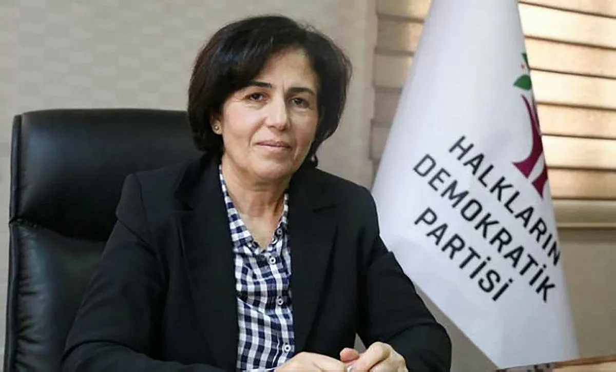 Son dakika: Diyarbakır Sur Belediye Başkanı Filiz Buluttekin gözaltına alındı