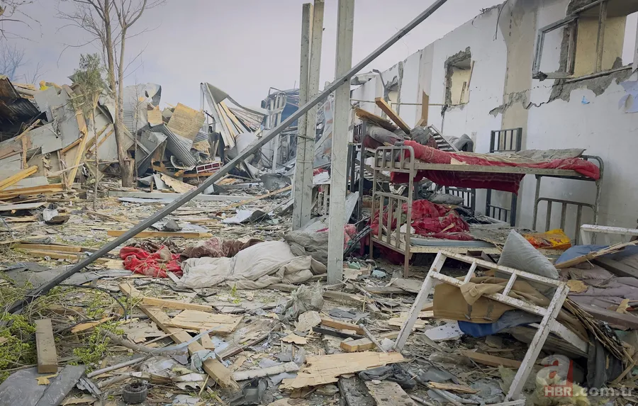 Pakistan Afganistan'da hastane vurdu! En az 400 ölü 4