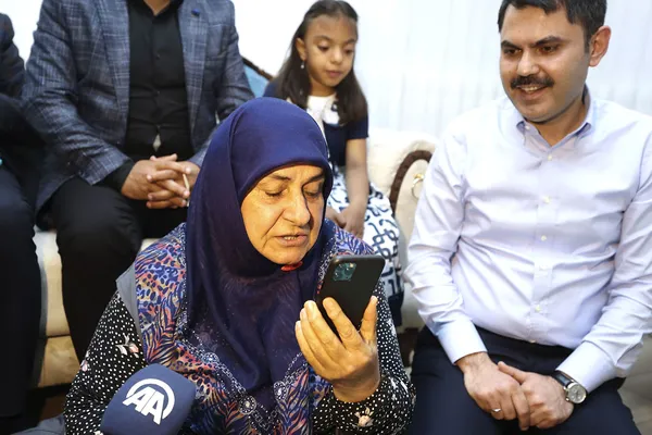 Başkan Erdoğan Elazığlı depremzede aileyle telefonda görüştü! "Evlerimiz o biçim, size dua ediyoruz" - 3