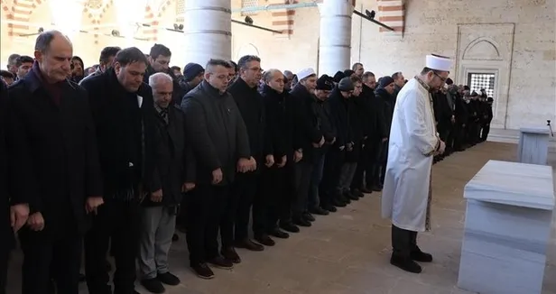 giyabi-cenaze-namazi-nedir-nasil-kilinir-hangi-sartlarda-kilinmali-filistinliler-icin-giyabi-cenaze-namazi-bug-1697613836243.jpg Gıyabi cenaze namazı nedir, nasıl kılınır, hangi şartlarda kılınmalı? Filistinliler için gıyabi cenaze namazı bugün saat kaçta kılınacak? - 1