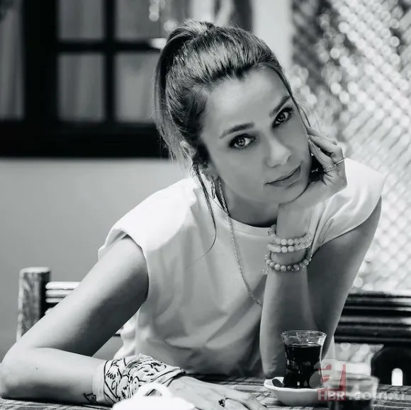 Kurtlar Vadisi Pusu dizisinin ünlü ismi Savcı Leyla'sı fiziğiyle şaşırttı 23