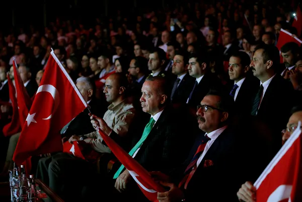 Başkan Erdoğan: Bizde kriz falan yok, bunların hepsi manipülasyondur!